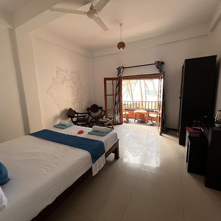 Prana Beach Hotel Ex Guli Hikkaduwa Exteriör bild