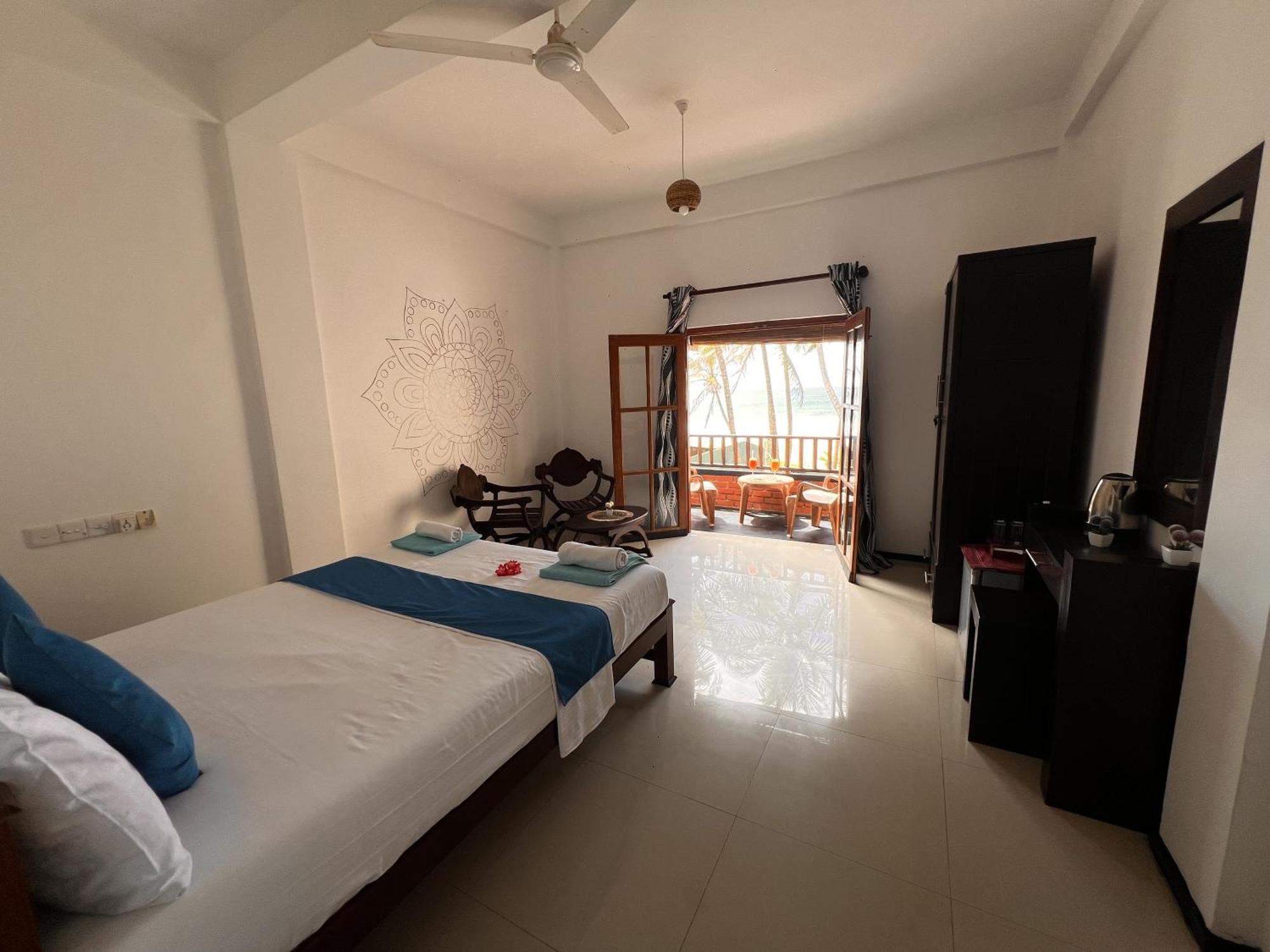 Prana Beach Hotel Ex Guli Hikkaduwa Exteriör bild