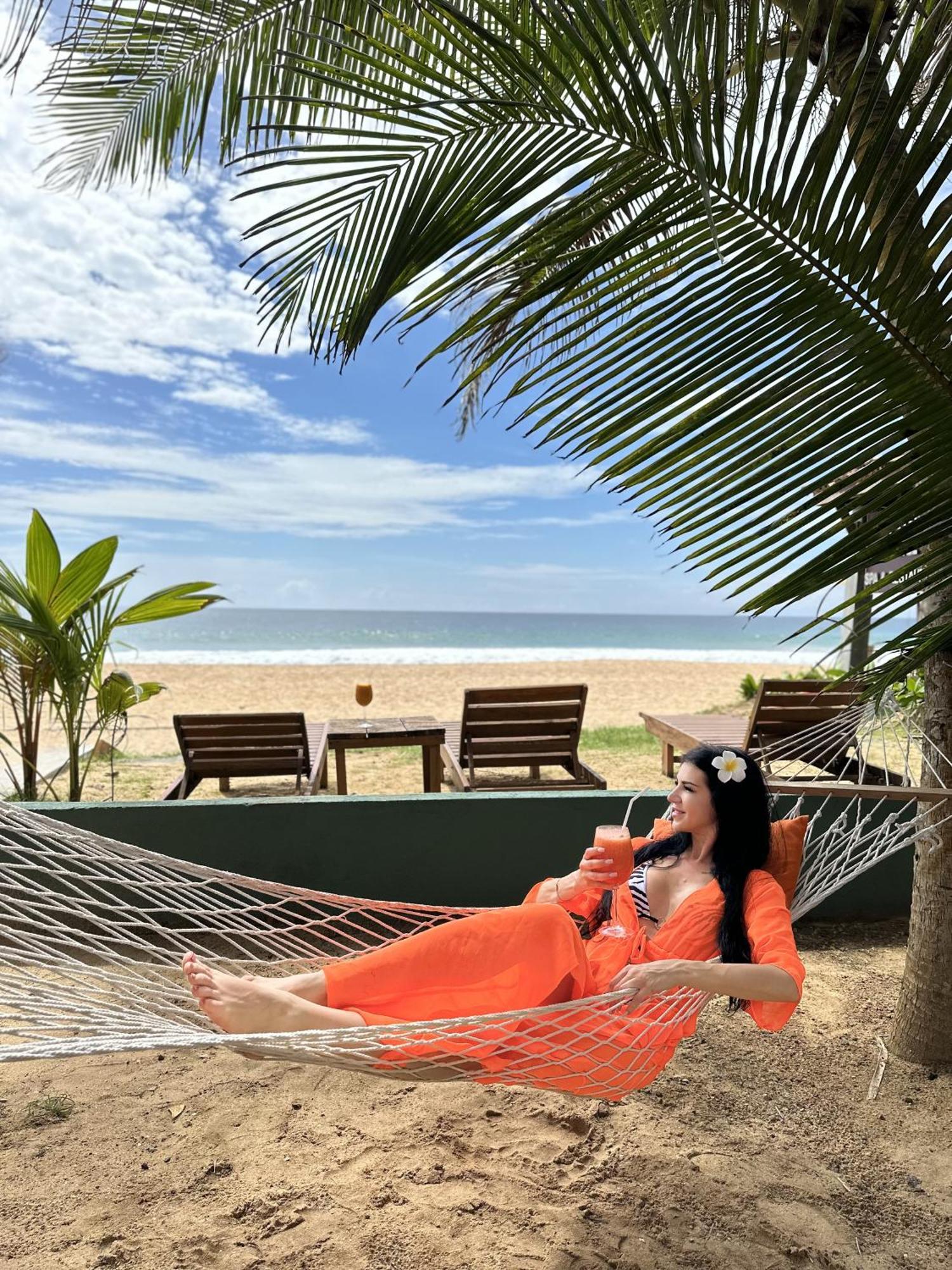 Prana Beach Hotel Ex Guli Hikkaduwa Exteriör bild