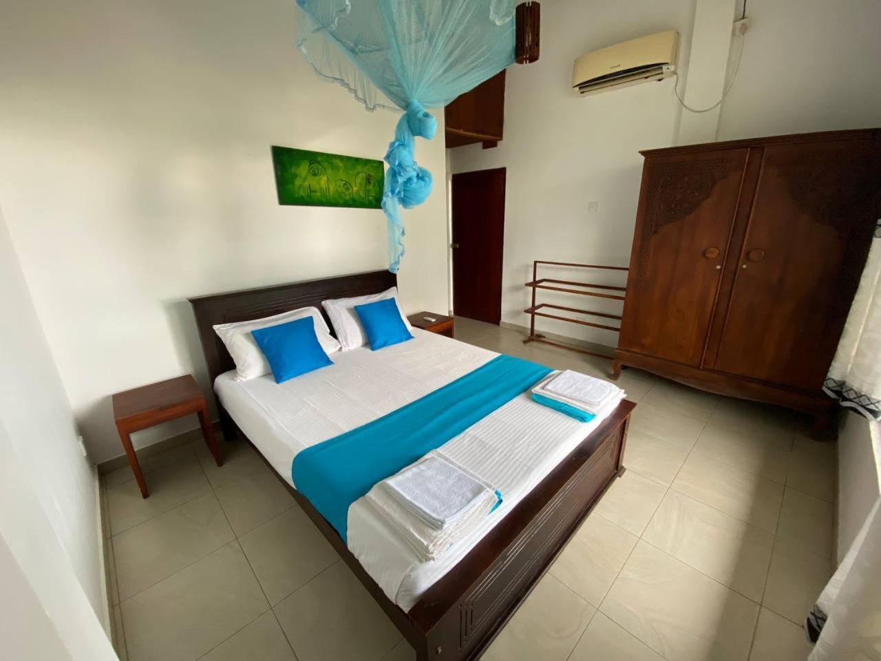 Prana Beach Hotel Ex Guli Hikkaduwa Exteriör bild