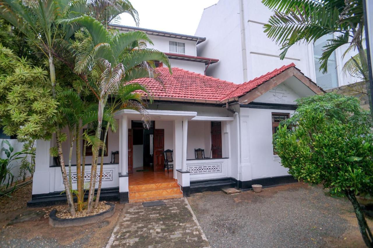 Prana Beach Hotel Ex Guli Hikkaduwa Exteriör bild